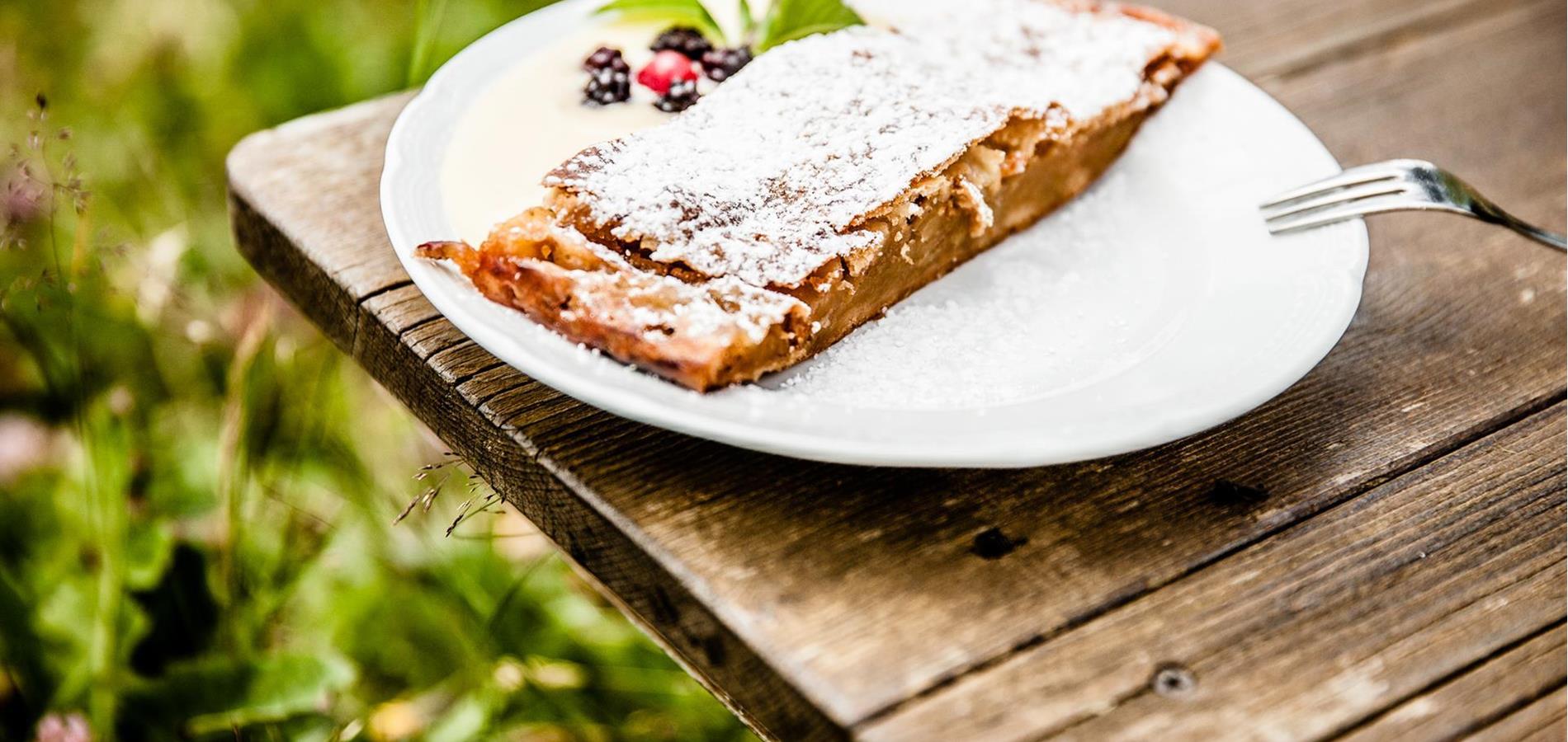 Apple strudel