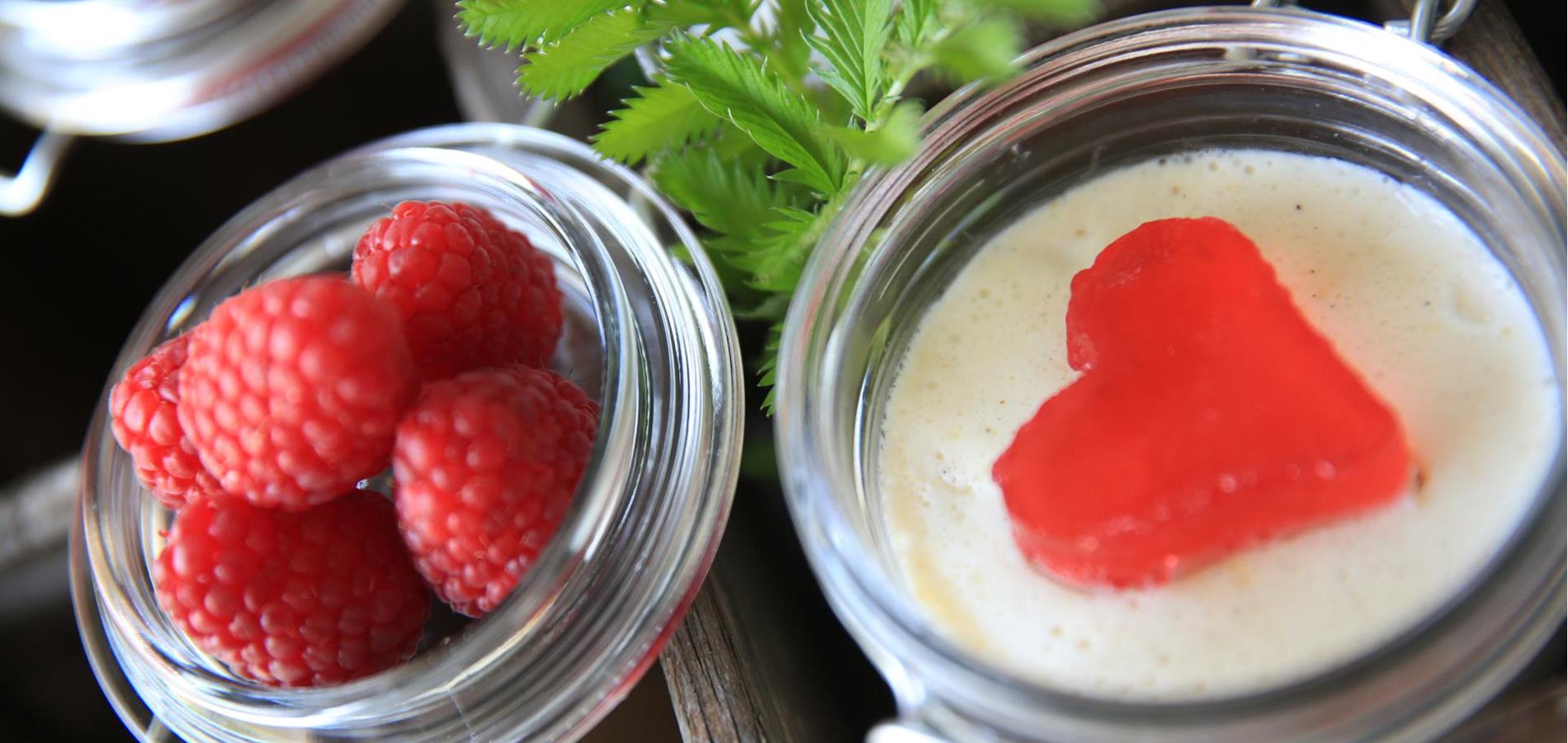 Budino di semolino con cuori di lamponi
