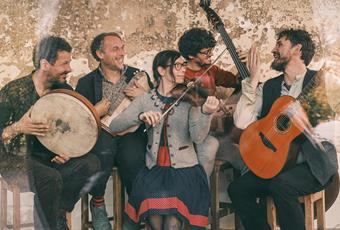 Castel Katzenzungen: OPAS DIANDL