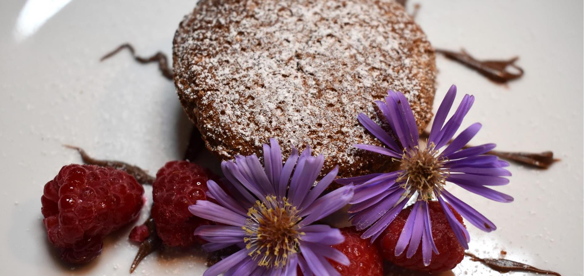 Molten chocolate cake