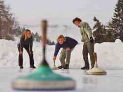 Pattinare e giocare a curling a Lana e dintorni