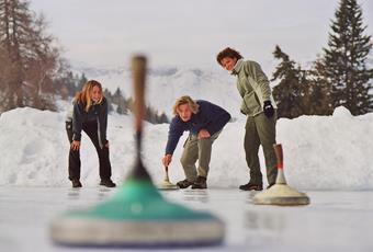 Schaatsen en ijsstokschieten in Lana en omgeving