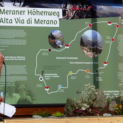 30-jahre-meraner-hoehenweg-schild-jubilaeum-tv-partschins-karin-thaler