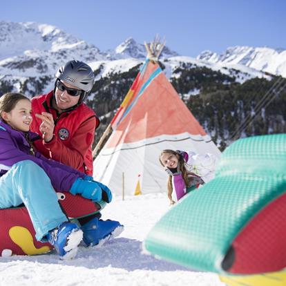 La scuola di sci e snowboard in Val Senales