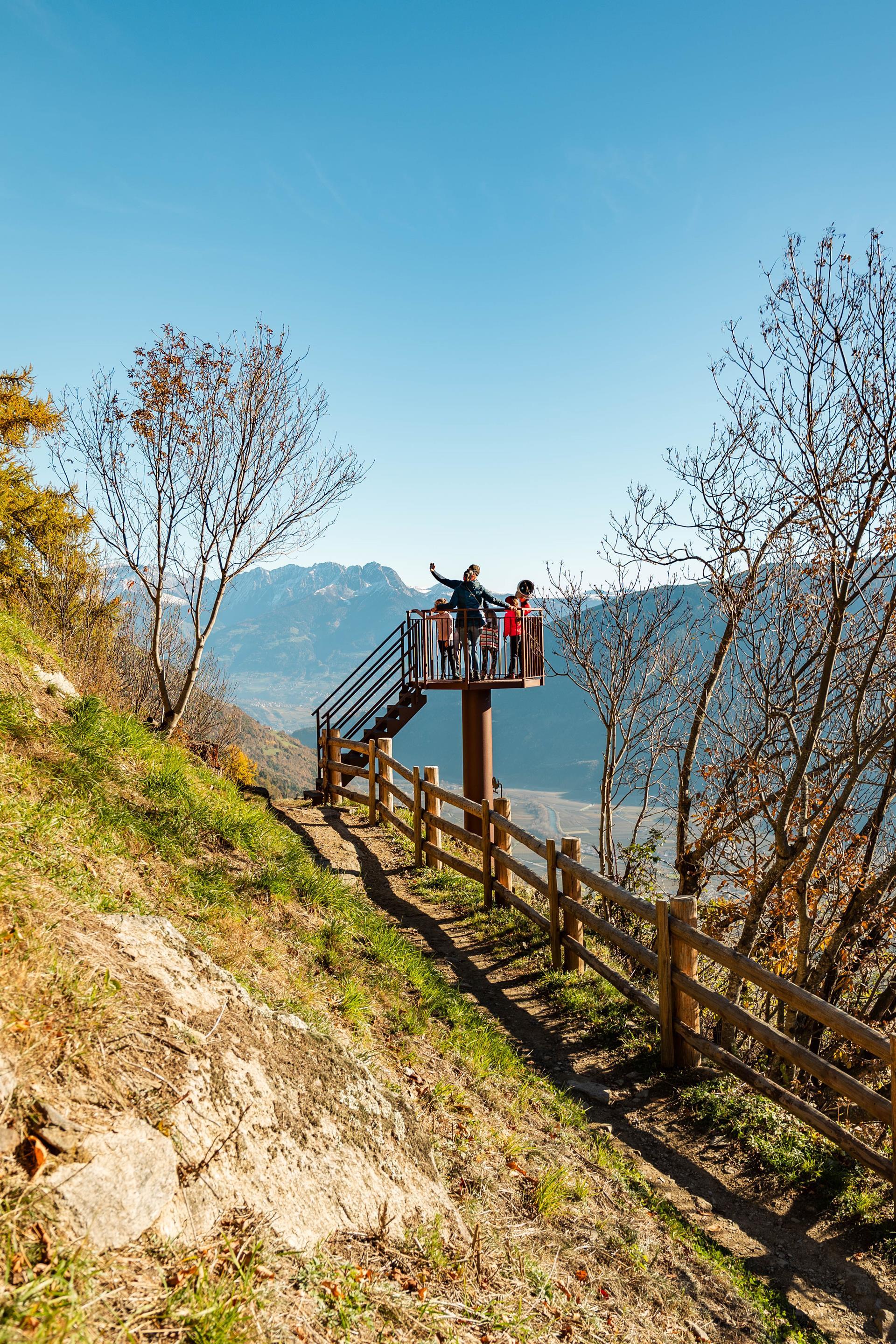 unterstell-aussichtsturm-herbst-tg-naturns-herb-media-1