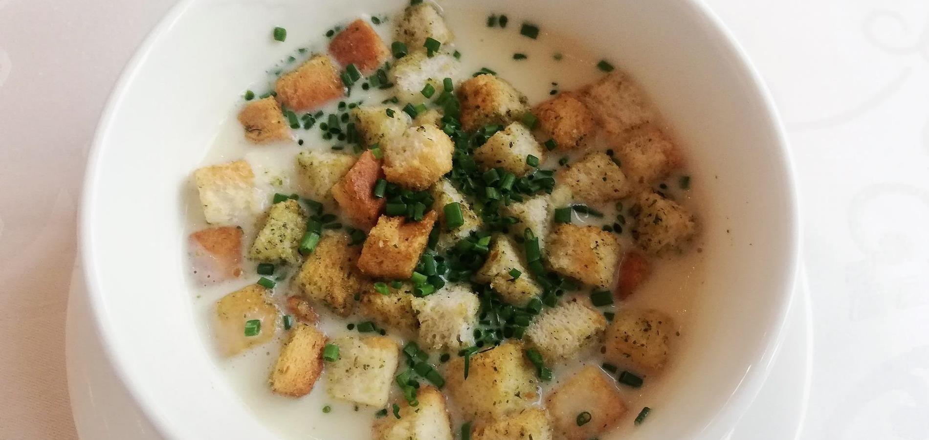 Terlaner Weissweinsuppe