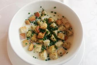 Terlaner Weissweinsuppe