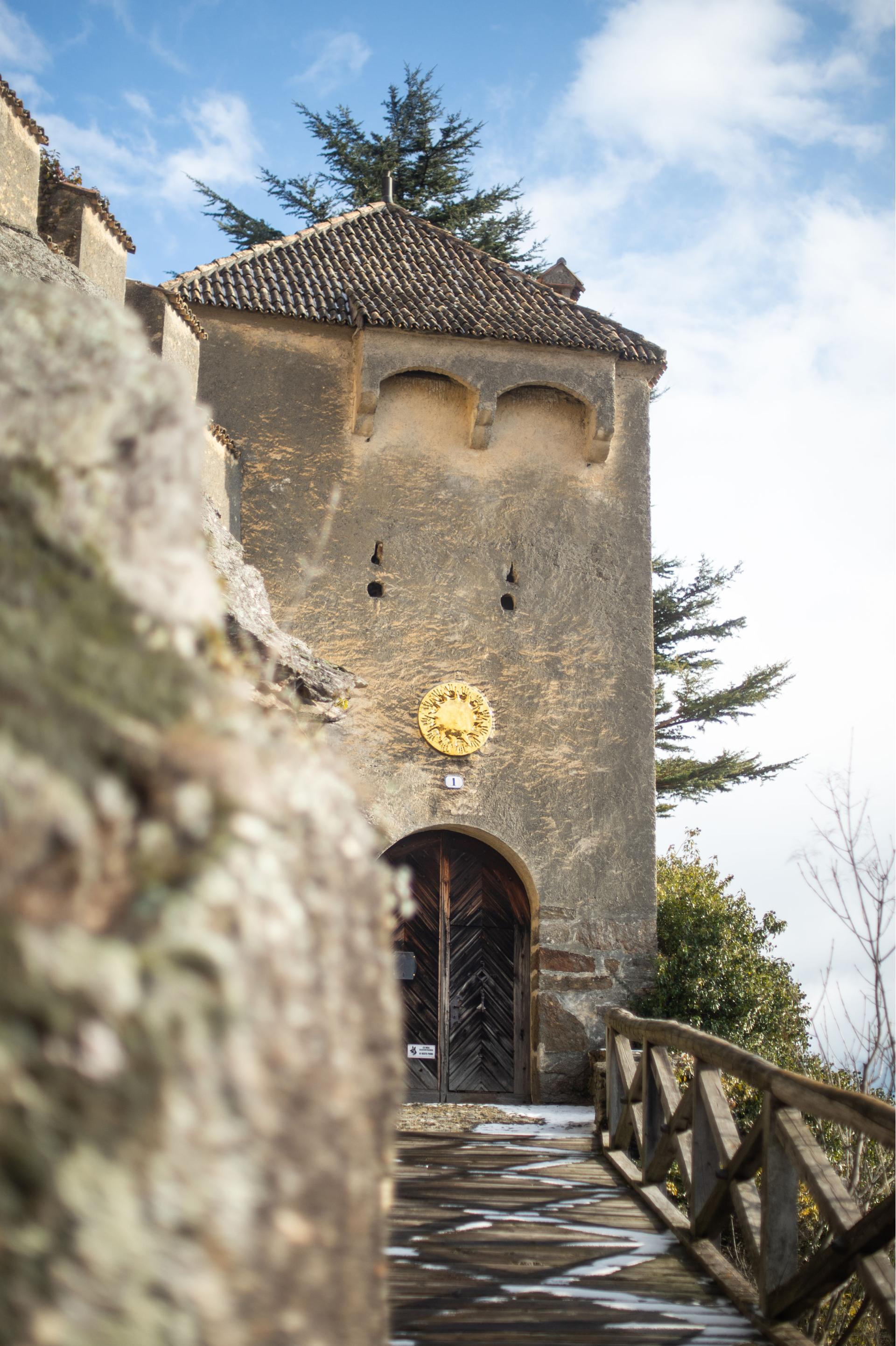 Eingang Reinhold Messner Museum - Schloss Juval in Naturns Südtirol