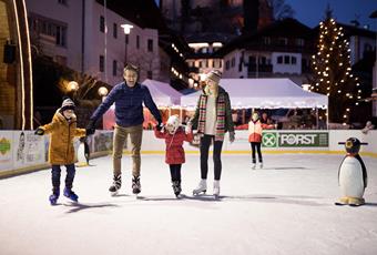Ice Skating in Schenna