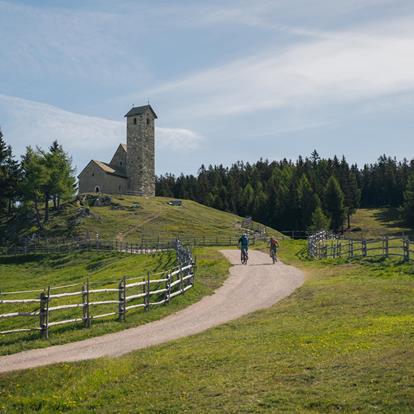 Lana connects. Movement and memories.