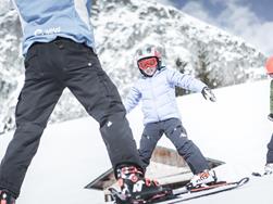 Sciare-Scuola-di-ski-bambini-Avelengo-Verano-Merano2000-mk