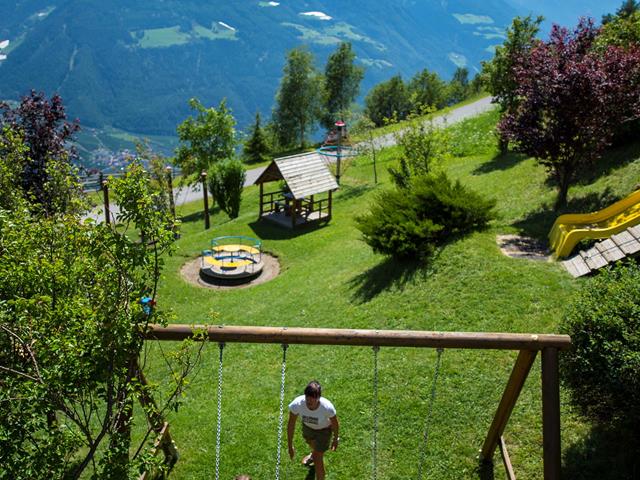 spielplatz-unterstell-familie-spielen-tg-naturns-gruener-thomas-1