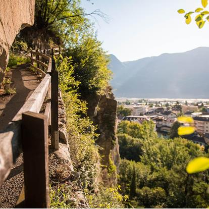 Herbstwanderungen rund um Meran in der Region Lana