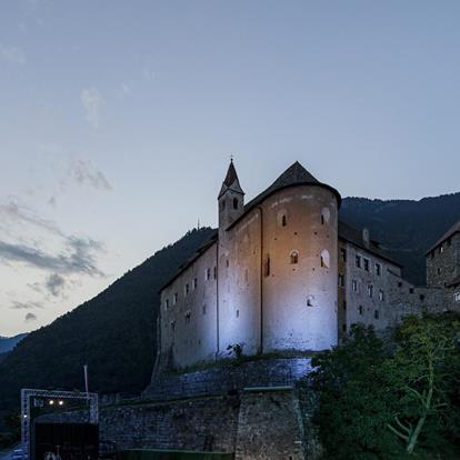 Schlossfestspiele Dorf Tirol