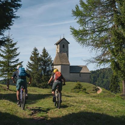 Lana connects. Movement and memories.