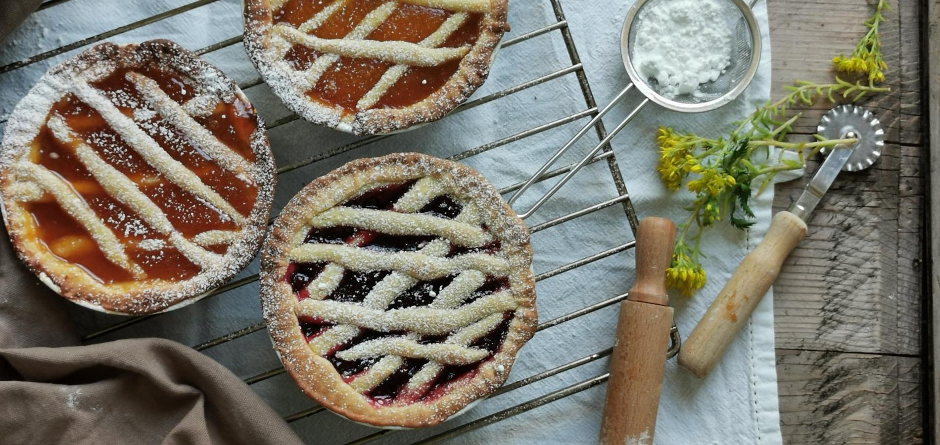 Marillen- und Preiselbeer-Crostata