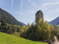 Guided tours of the Jaufenburg Castle