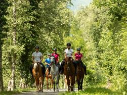 Riding in Quellenhof/Sorgente: Riding ranch Quellenhof Luxury Resort Passeier