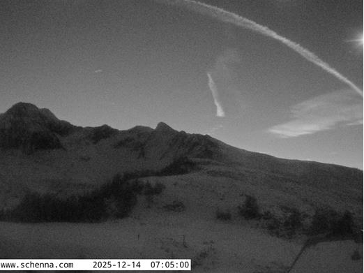 Bergstation der Seilbahn Hirzer - Blick Richtung Hirzergebiet mit Hirzer (2.781m)