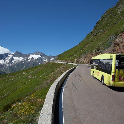 Hiking bus in Passeiertal Valley