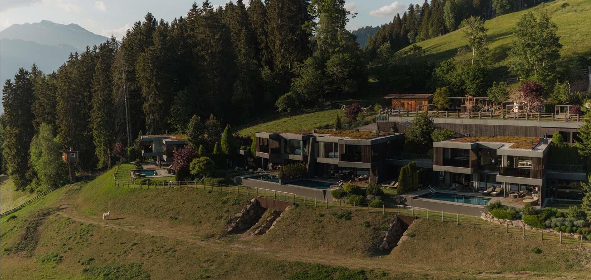 Exklusivität, Stil und Verantwortung: Zu Gast bei den Menschen hinter dem Chalet Mirabell in Hafling