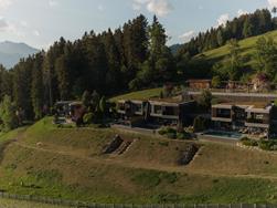 Exklusivität, Stil und Verantwortung: Zu Gast bei den Menschen hinter dem Chalet Mirabell in Hafling