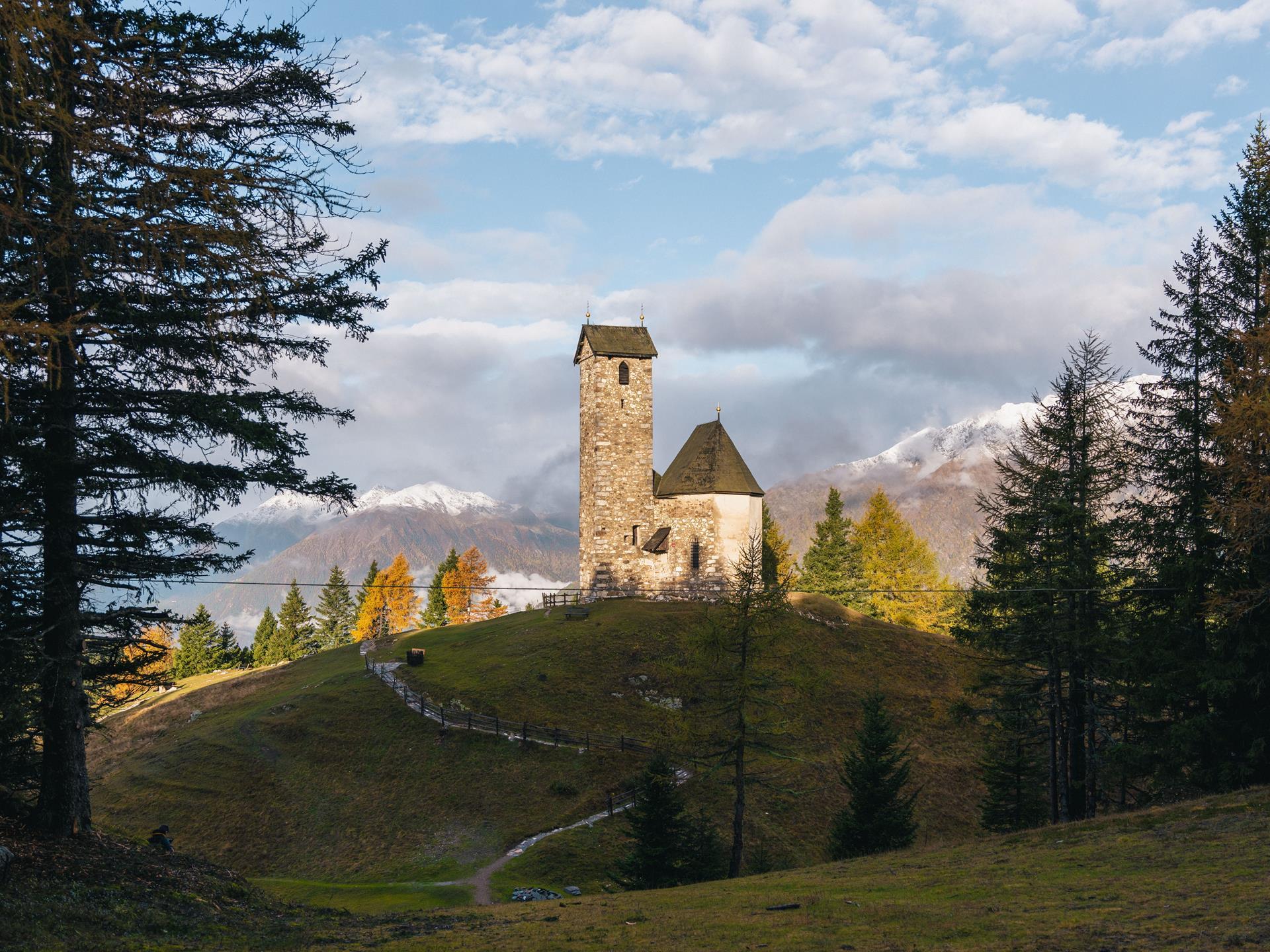 lana-region-vigiljoch-st-vigilius-kirche-sommer-2023-upscale-1