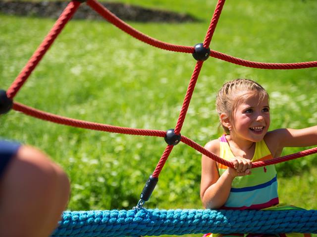 spielplatz-unterstell-familie-spielen-tg-naturns-gruener-thomas-2