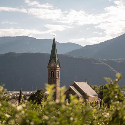 Kirchen und Klöster in Lana und Umgebung